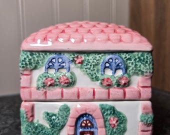 Vintage 1980s Avon "Country Cottage" Miniature Houses Salt and Pepper Shaker Set.