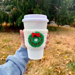 Coffee Cup Cozy, Wreath Cup Cozy, Crochet Christmas Cozy, Crochet Coffee Sleeve, Stocking Stuffers, Gifts, Winter Decor, Christmas