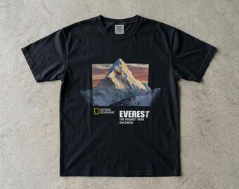 Camiseta National Geographic Everest Mountains Comfort Colors 1717, Camiseta gráfica.