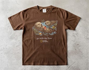 Camiseta National Geographic Otter Go With The Flow Comfort Colors 1717.