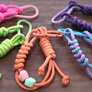 Handwoven Paracord Bag Charm, Heart Beads, Reflective Carabiner Keychain Accessory