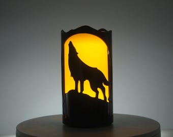 Wolf Howling Metal Candle Holder: Rustic Home Decor