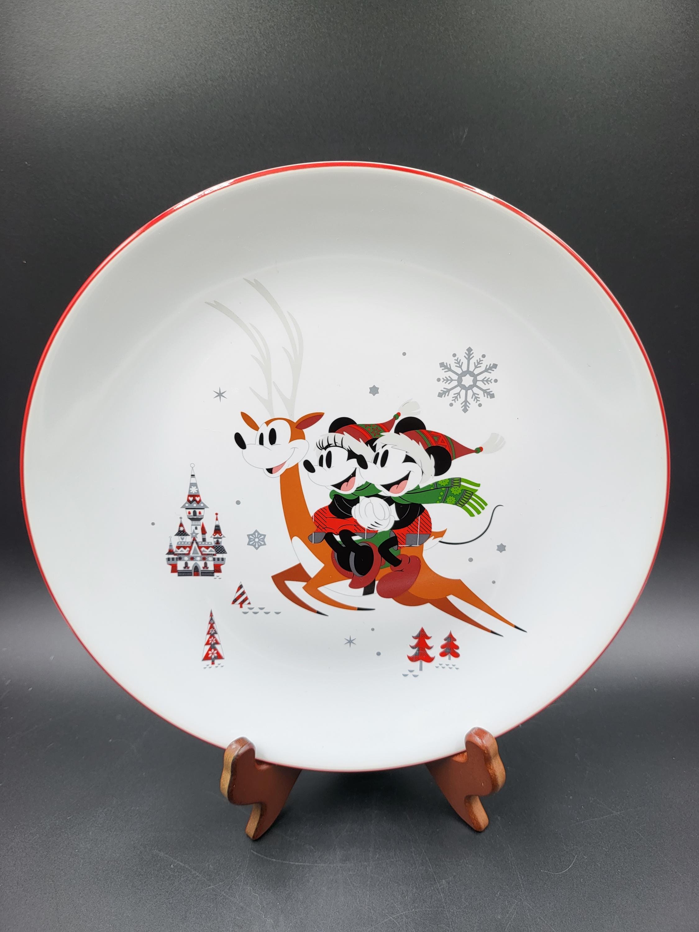 Mickey mouse dinnerware