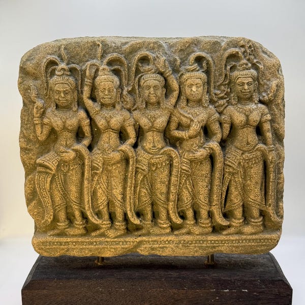 Rzeźba w stylu antycznym Khmerów w stylu Angkor Wat, imitacja piaskowca Apsara w formie nadproża