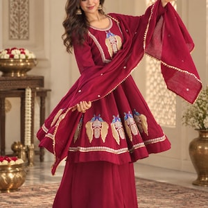 Traje Sharara Magenta para mujer, Kurta Peplum bordada con Dupatta, Atuendo indio para Mehendi Sangeet, Ropa tradicional festiva para Garba