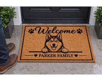 Tapis de bienvenue personnalisé pour chien, paillasson personnalisé avec nom de famille, empreintes de pattes et cœurs, cadeau de pendaison de crémaillère pour amoureux des chiens