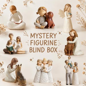 Op de afbeelding: Een collectie van acht handbeschilderde harsbeeldjes met mensen en dieren in diverse houdingen, waaronder lezen, honden knuffelen en familiegroepen. De tekst MYSTERY FIGURINE BLIND BOX staat in het midden in bruine letters weergegeven.