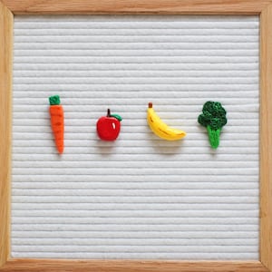Fruits and Veggies Letter Board Ornament Set // Felt Letter Board Icons & Accessories // Food Lovers Gift Idea // Home Decor