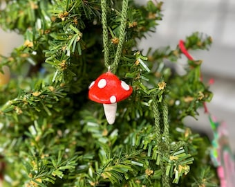 Kerstornament met paddenstoelen // Kerstdecoratie // Cadeau-ideeën en kousenvuller