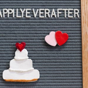 Enfeites de quadro de casamento personalizados (pacote com 2 - bolo de casamento e corações)/acessórios de feltro para quadro de letras/decoração de casamento