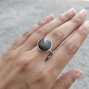 Anillo de plata de ley 925, anillo con gema de rubí estrella natural, joyería bohemia hecha a mano, anillo llamativo, anillo con piedra redonda, joyería fina.