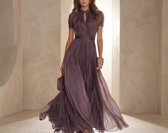 Elegante abito lungo boho in pizzo, abito plissettato a vita alta, abito estivo svolazzante per feste, abito romantico per invitata a un matrimonio.