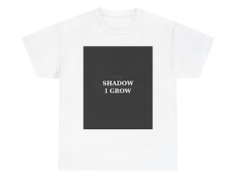 Camiseta Shadow I Grow | Camiseta com Tipografia Minimalista