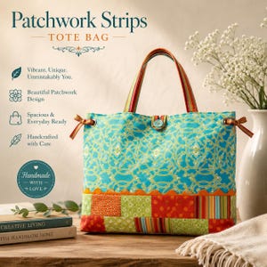 Puede incluir: Un bolso tote con una parte superior de tela turquesa con un patrón de celosía verde y blanco, y una sección inferior de tiras de patchwork en telas naranjas, verdes y a rayas. Tiene dos asas, un cierre de botón y lazos laterales con ojales.