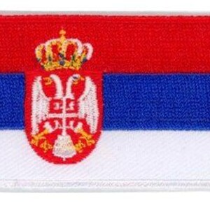 parche con la bandera de Serbia