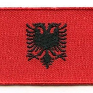 Toppa con la bandiera dell'Albania