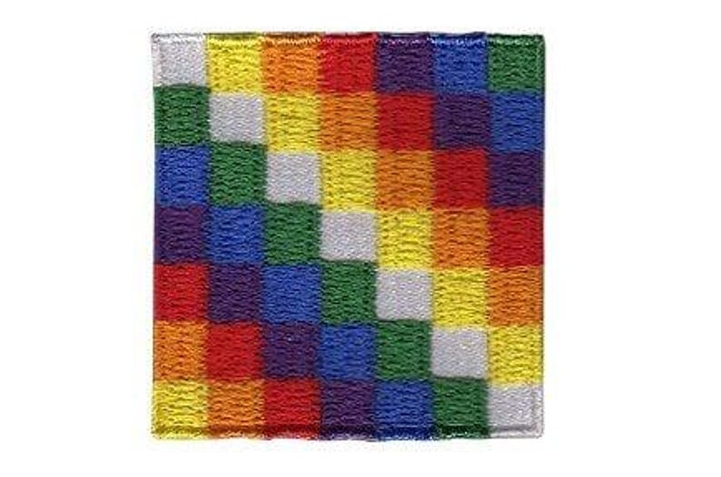 Wiphala flag patch 4x4 cm with colorful 7x7 square design representing Andean cultures.