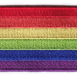 Toppa con bandiera arcobaleno