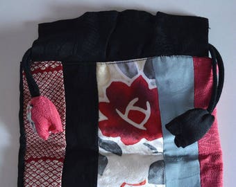 Kinchaku: drawstring purse, vintage Japanese silk fabrics
