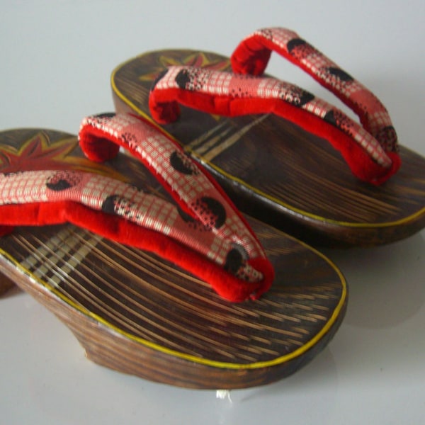 RESERVED FOR MICHELLE Geta wooden thong sandals for child, wood, vintage Japanese geta