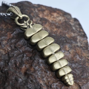 Messing ratelslangstaart hanger, reptielenliefhebber, beweegbare slang fidget ketting, cadeau voor hem of haar.