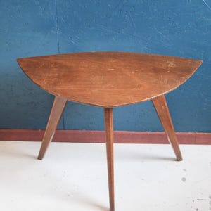 MCM Driehoekige Salontafel Tripod Hout Vintage Scandinavisch 1960s 1970s