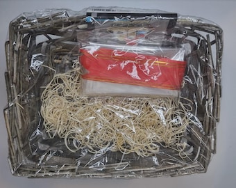 Kit de cesta de mimbre para regalo / Set completo con relleno, celofán y cinta