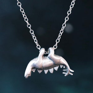 Silber Stegosaurus Anhänger | Geschenk für Dinosaurier Liebhaber | Niedlicher Dinosaurier Schmuck | Paläontologie Halskette | Science Geek Geschenk
