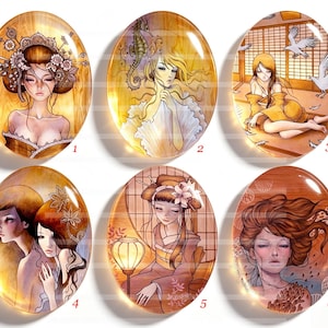 Op de afbeelding: Zes ovale glazen cabochons met gedetailleerde illustraties van figuren in warme, goudkleurige tinten. Elk stuk toont een uniek karakterportret met ingewikkelde haaraccessoires, vloeiende kleding en zachte verlichting, genummerd van één tot zes.