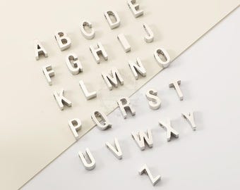 10 piezas de 3 x 8 mm, dijes del alfabeto A-Z, accesorios de acero inoxidable para joyería DIY, 26 dijes del alfabeto inglés A-Z, BU443