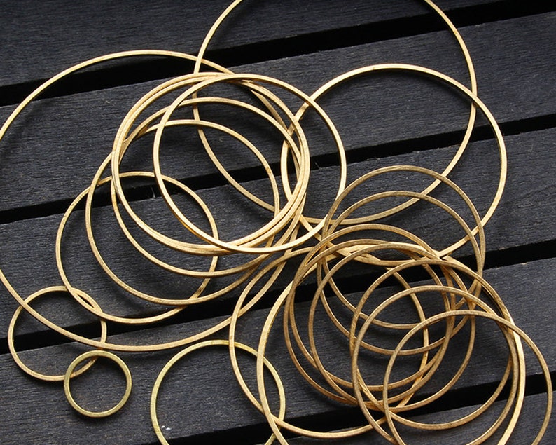 100pcs Raw Brass Hollow Circle Rings Pendants Charms,Raw Brass Round Findings, Brass Wire Frame, Geometric Findings, Jewelry Supplies, 136 image 3