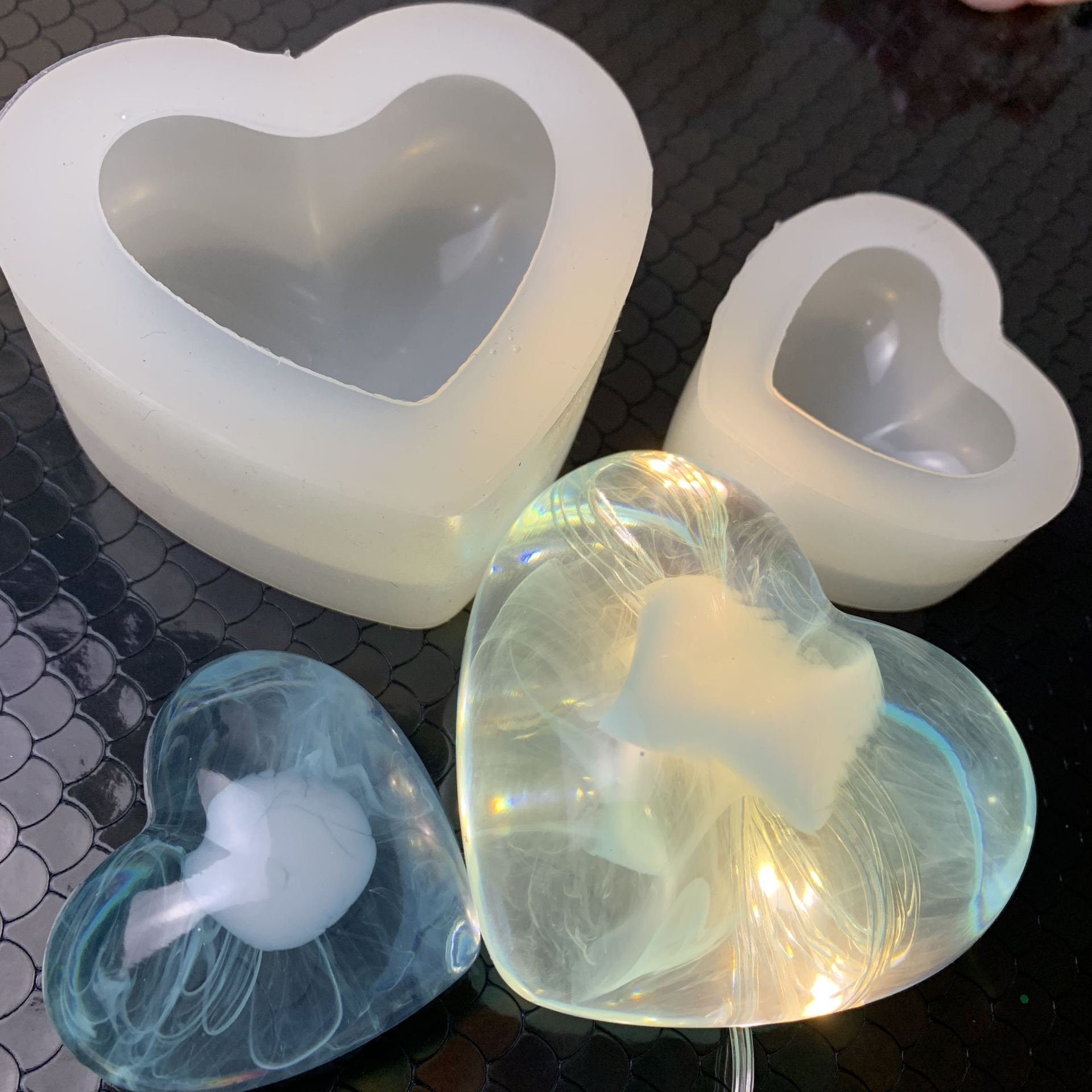 Large Heart Silicone Mold | Heart Coaster Mold | Clear Soft Mould for UV  Resin | Epoxy Resin Supplies | Valentine's Day Decor (102mm x 86mm)