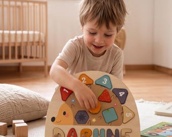 Gepersonaliseerde egelpuzzel met naam, houten speelgoed om vormen en cijfers te sorteren, Montessori-puzzel voor jonge kinderen, cadeau voor een babydoop.
