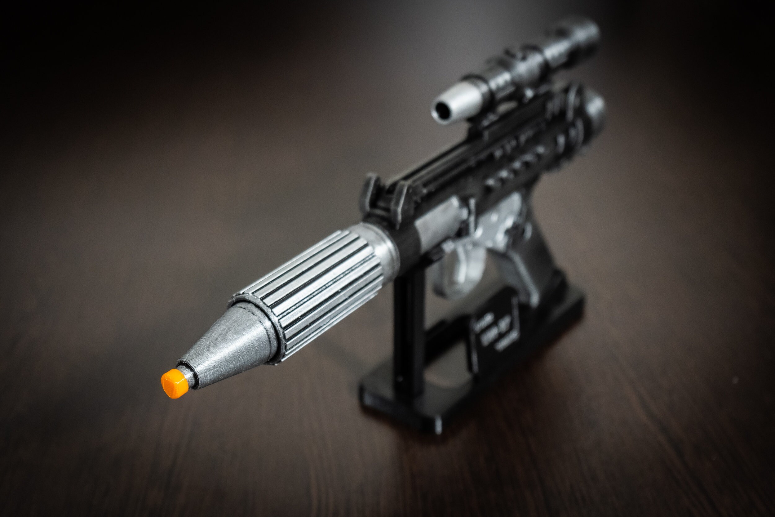dh 17 blaster pistol