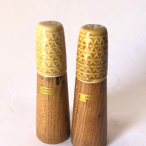 Vintage 1960s Wooden Salt & Pepper Shakers | 1960s Kitchen | 60s Kitsh