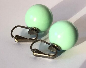 Vintage 1950s Green Plastic Ball Clip-On Earrings | Earrings | 1950s Japanese Earrings