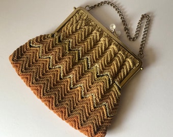 Vintage 1950s Zig Zag Design Crocheted Handbag with Lucite Closure | 1950s Handbag