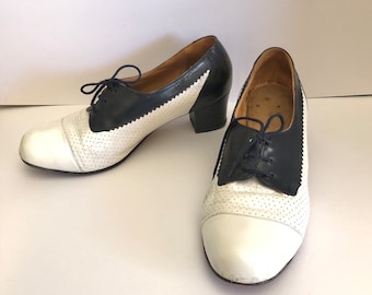 Vintage early 1950s Leather Two-Tone Navy & White Shoes | Wide Size | 50s shoes