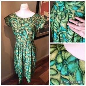 Vintage 1950s Green and Blue Foral Dress Bust 37 1950s green dress image 1