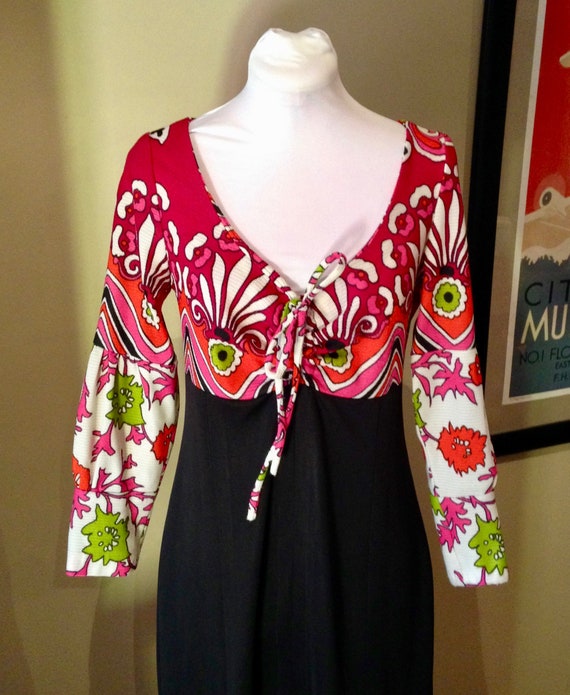 Vintage 1970s Psychedelic Black, Pink & Red Maxi … - image 2