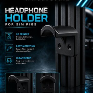 Könnte beinhalten: Ein schwarzer, 3D-gedruckter Kopfhörerhalter für Sim-Rigs mit einer gewölbten Auflagefläche und einer flachen Montageplatte mit zwei Schraublöchern. Der Text lautet SIMRACINGEUROPE, HEADPHONE HOLDER FOR SIM RIGS, 3D PRINTED, EASY MOUNTING, CLEAN SETUP.