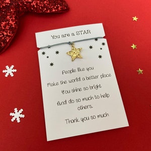 Je bent een Ster! Dank u vriendschap vergulde gehamerde ster charme armband met quote - verstelbare, gratis personalisatie! Geheime Kerstman