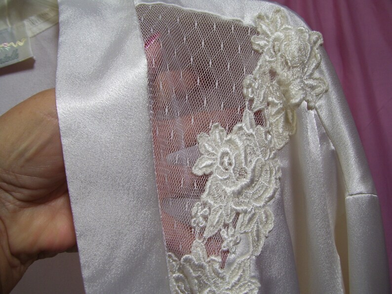 Satin Robe Bridal Honeymoon Off WhiteIvory Long Open Front Lace Inserts Size M Medium Dentella