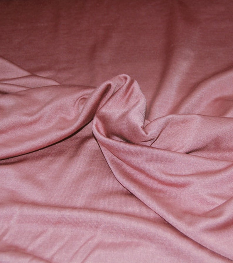 silk jersey, dusty rose, altrosa, luxury silk fabric, 70 silk, 30 Viskose, fabric image 4