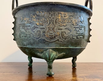 Gran incensario chino de bronce arcaico