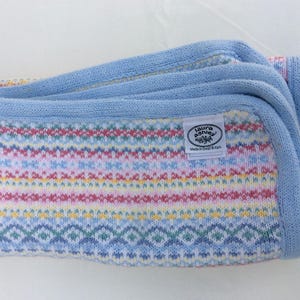 Manta vintage para bebé madre e hijo Laura Ashley, de algodón tejido Fair Isle en tonos pastel.