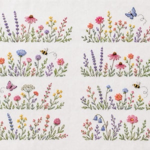 Può includere: Un motivo da ricamo che presenta otto distinte file orizzontali di fiori di campo colorati, tra cui lavanda, margherite ed echinacee. Il design incorpora piccole api e farfalle ricamate in volo tra i gambi verdi.