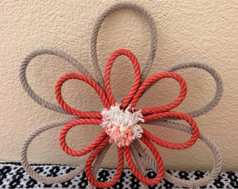 Decoración con cuerda de flores