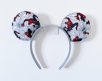 Orejas inspiradas en Spider-Man
