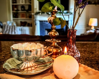 Lunar candle | 100% Pure Beeswax Moon Candle